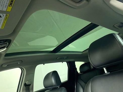 Used 2023 Hyundai Santa Fe SEL Premium image 18