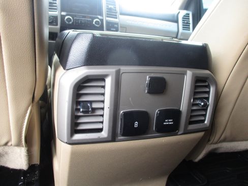 Used 2017 Ford F250 Lariat w/ Lariat Value Package image 6