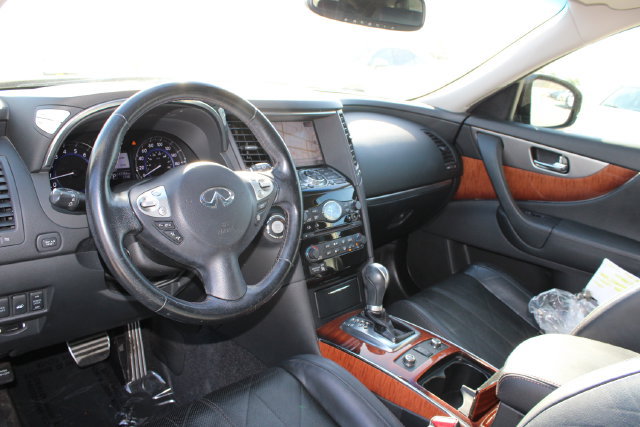 Used 2015 INFINITI QX70 2WD w/ Premium Package image 12