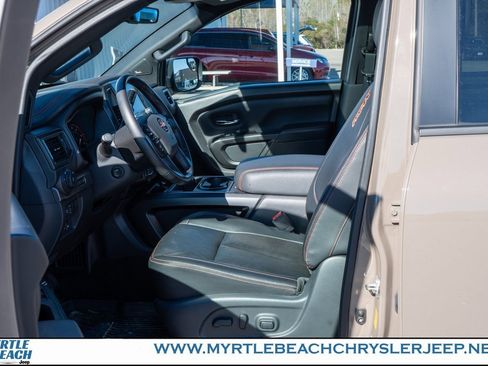 Used 2023 Nissan Titan PRO-4X w/ Pro-4x Convenience Package image 17