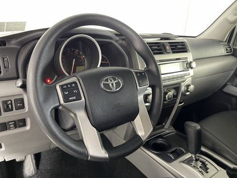 Used 2013 Toyota 4Runner SR5 image 12