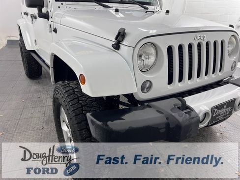 Used 2014 Jeep Wrangler Unlimited Sahara w/ Dual Top Group image 8