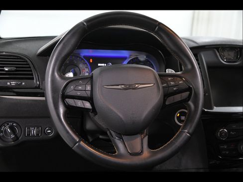 Used 2016 Chrysler 300 S w/ 300S Premium Group image 7