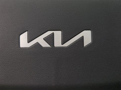 Certified 2024 Kia Niro EX Touring image 24