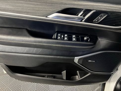 Used 2023 Jeep Wagoneer Series III w/ Rear Seat Video Group 1 image 23