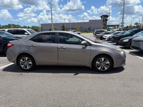 Used 2015 Toyota Corolla LE Premium FWD image 2