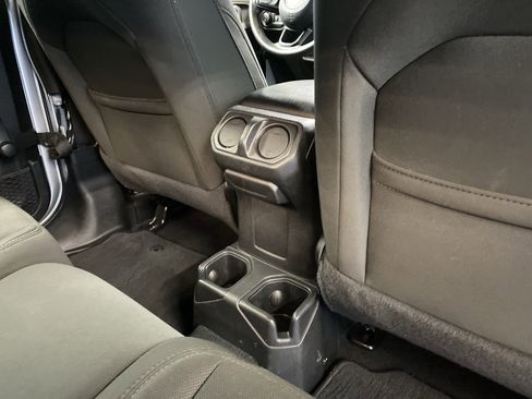 Certified 2022 Jeep Gladiator Sport image 38