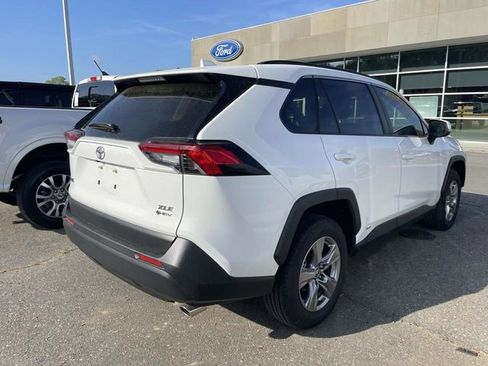 Used 2025 Toyota RAV4 XLE image 6