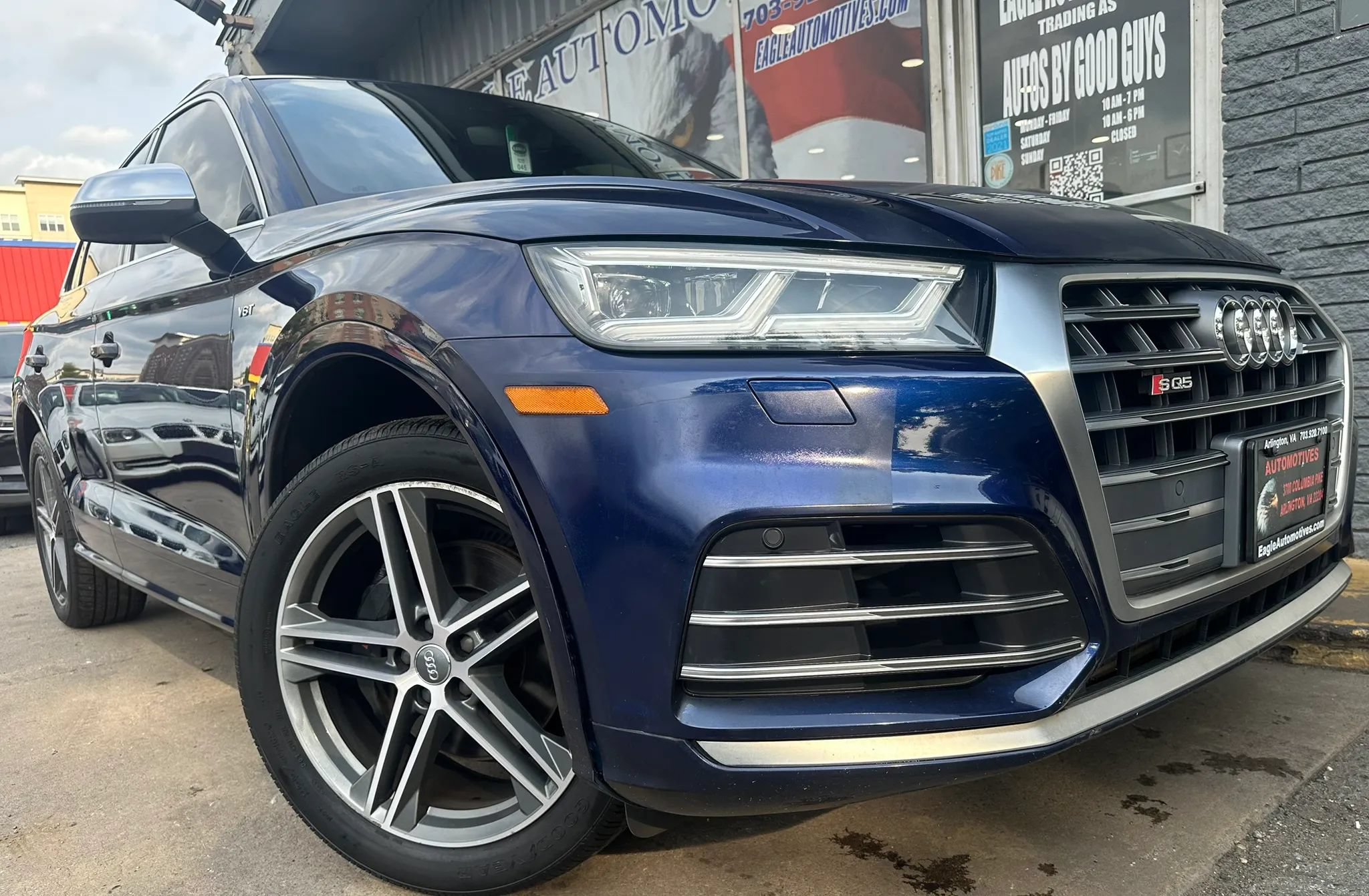 Used 2018 Audi SQ5 Premium Plus w/ Navigation Package AWD/4WD image 1