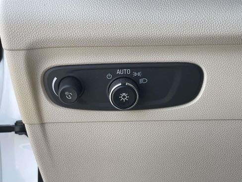 Used 2022 Buick Envision Preferred FWD image 18