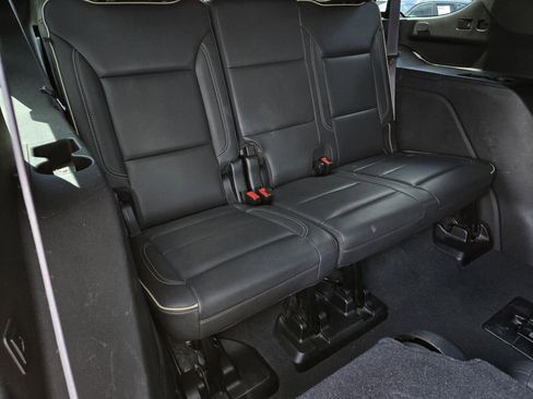 Used 2021 Chevrolet Tahoe Premier w/ Premium Package image 38