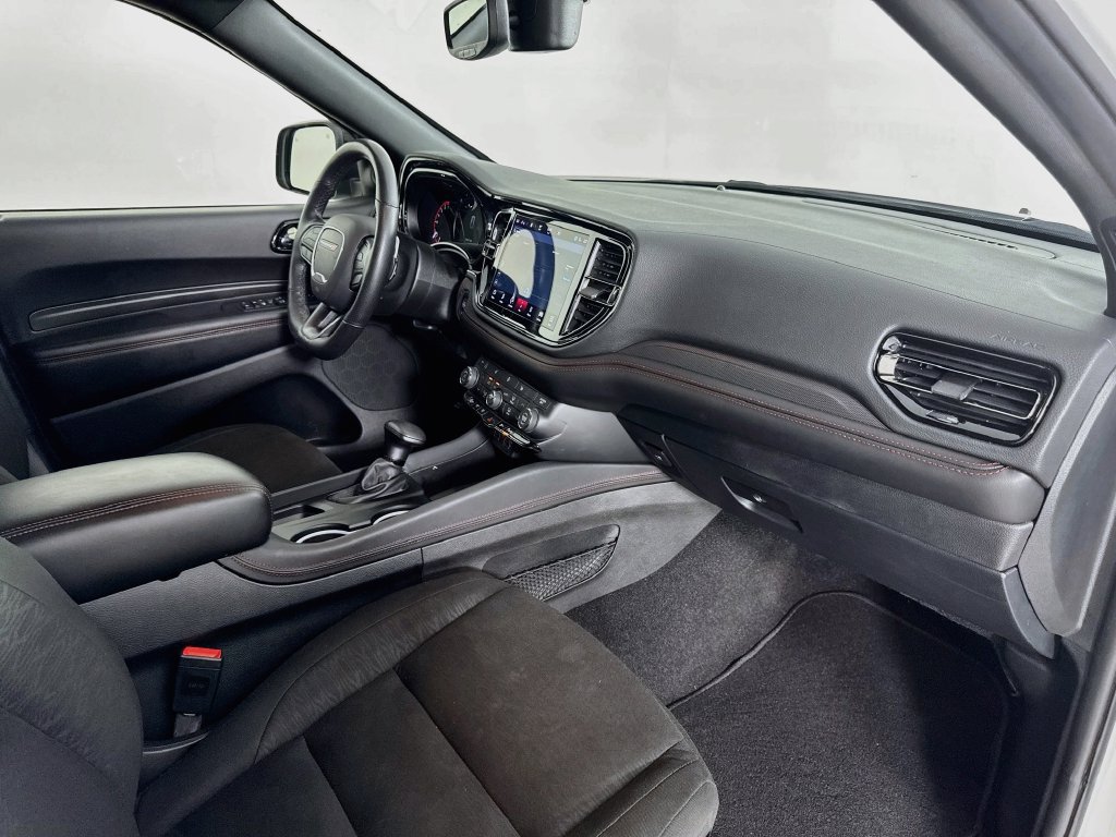 Used 2025 Dodge Durango GT RWD image 35