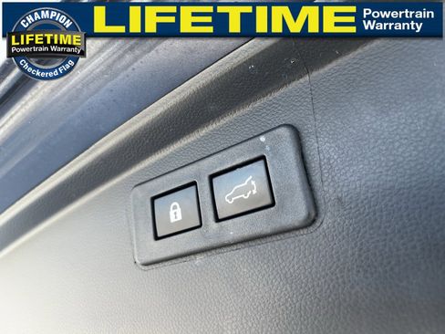 Used 2024 Subaru Outback Premium image 13