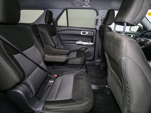 Used 2022 Ford Explorer XLT image 19