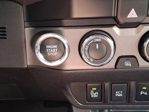 Certified 2023 Toyota Tacoma TRD Off-Road w/ Technology Package AWD/4WD image 22