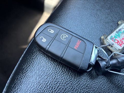 Used 2025 Jeep Compass Limited AWD/4WD image 20