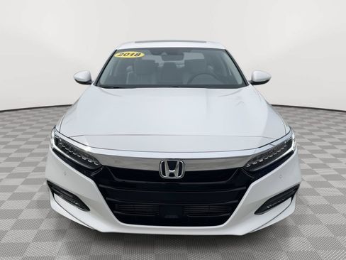 Used 2018 Honda Accord Touring image 15