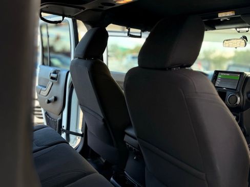 Used 2016 Jeep Wrangler Unlimited Sport w/ Connectivity Group image 27