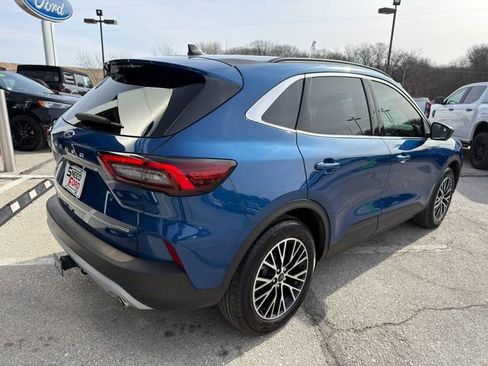Used 2023 Ford Escape SE w/ PHEV Premium Package FWD image 7