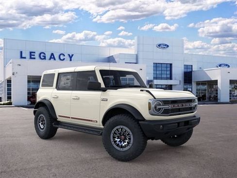 New 2026 Ford Bronco Outer Banks w/ Sasquatch Package AWD/4WD image 7