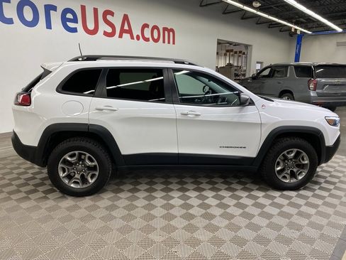 Used 2019 Jeep Cherokee Trailhawk image 9