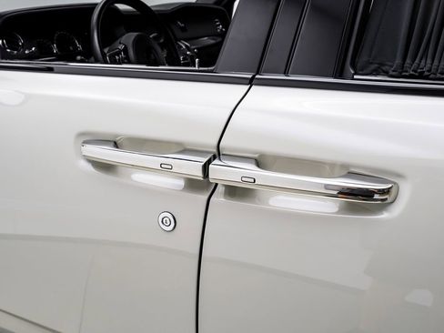 Used 2022 Rolls-Royce Cullinan Black Badge AWD/4WD image 40