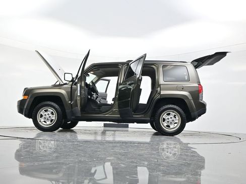 Used 2016 Jeep Patriot Sport image 56