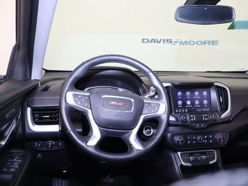 Used 2024 GMC Terrain SLT AWD/4WD image 17
