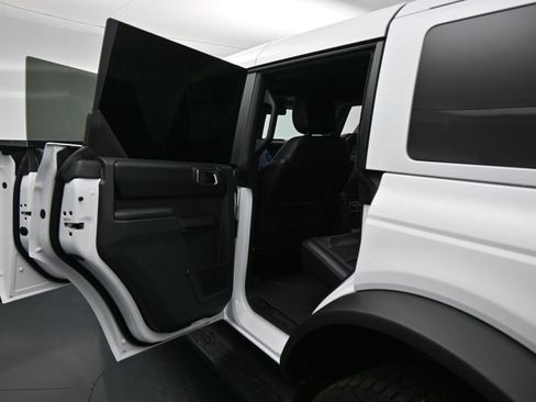 Used 2025 Ford Bronco Outer Banks w/ Sasquatch Package AWD/4WD image 17