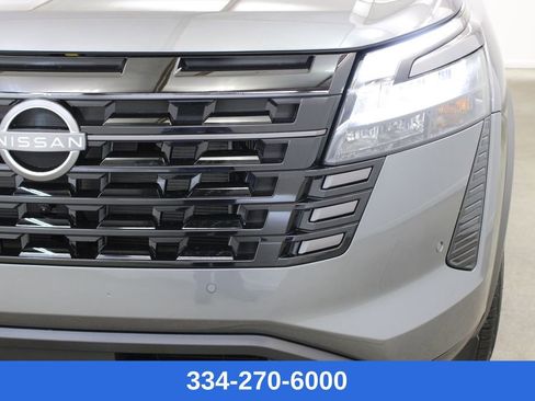 New 2026 Nissan Pathfinder SL image 7