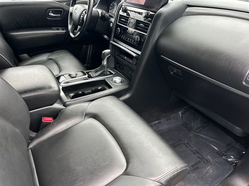 Used 2024 Nissan Armada SV image 19