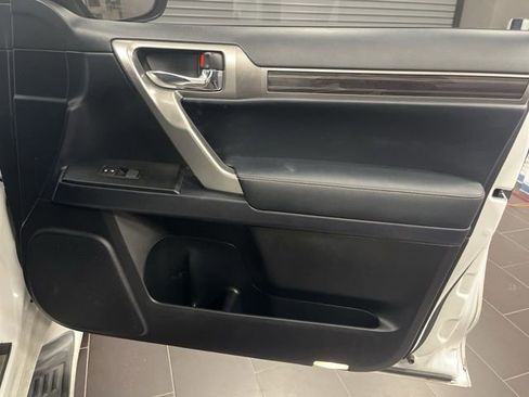 Used 2023 Lexus GX 460 Premium image 13