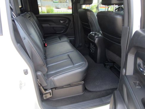 Used 2019 Nissan Titan SL w/ Midnight Edition AWD/4WD image 11