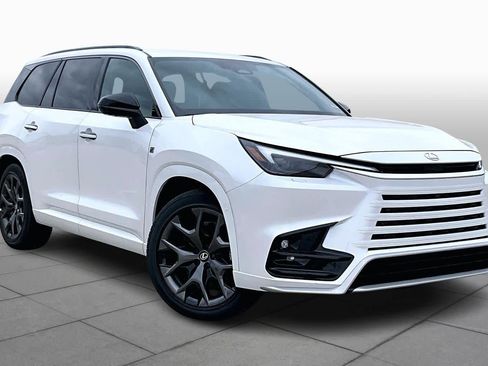 New 2026 Lexus TX 500h AWD image 3