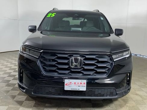 Used 2025 Honda Pilot Sport image 10