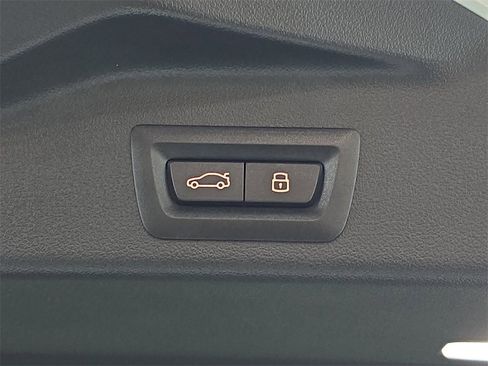 Used 2025 BMW X5 xDrive40i w/ Parking Assistance Package image 16