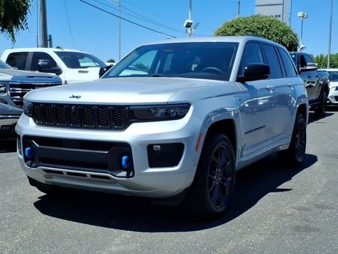 Used 2023 Jeep Grand Cherokee 30th Anniversary AWD/4WD image 3