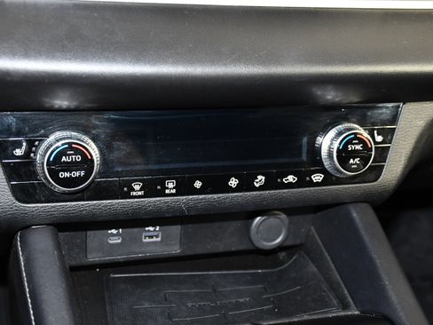 Used 2023 Mitsubishi Outlander SE AWD/4WD image 29