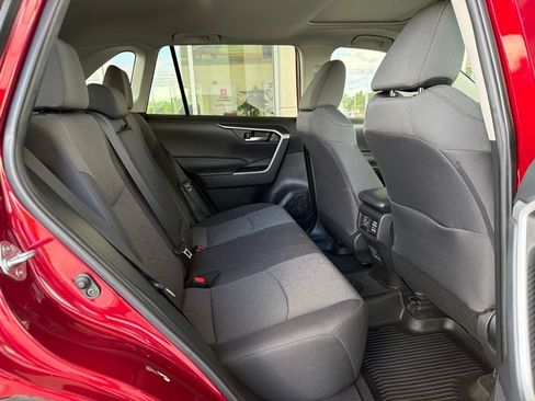 Used 2022 Toyota RAV4 XLE w/ Convenience Package AWD/4WD image 16