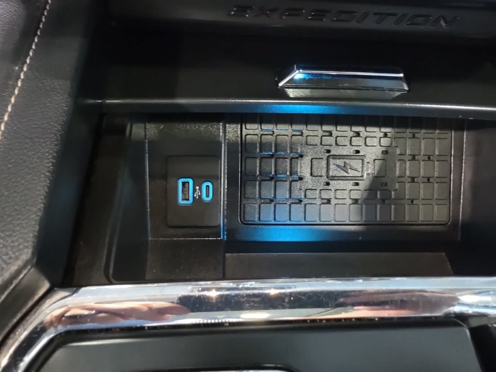 Used 2022 Ford Expedition XLT AWD/4WD image 27