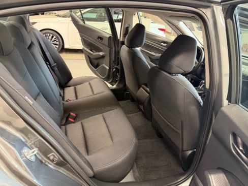 Used 2025 Nissan Altima 2.5 SV FWD image 28