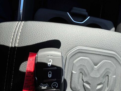 New 2026 RAM 2500 Laramie AWD/4WD image 41