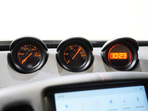 Used 2020 Nissan 370Z NISMO image 37