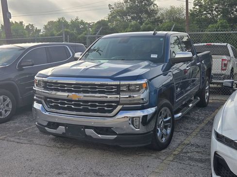 Used 2018 Chevrolet Silverado 1500 LTZ w/ Texas Edition AWD/4WD image 3