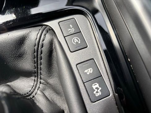 Used 2019 Jaguar F-TYPE Convertible RWD image 12