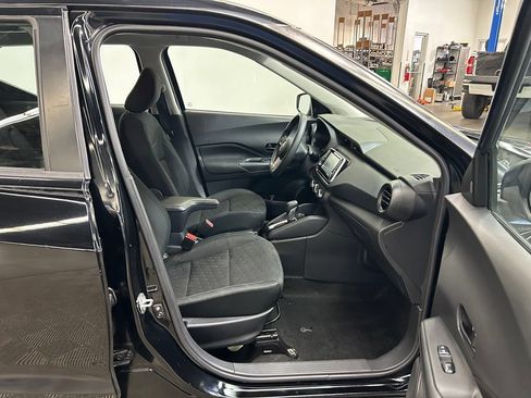 Used 2021 Nissan Kicks S FWD image 12