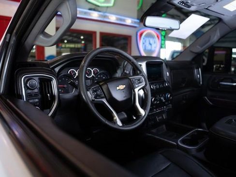 Used 2022 Chevrolet Silverado 3500 LT w/ Convenience Package image 11