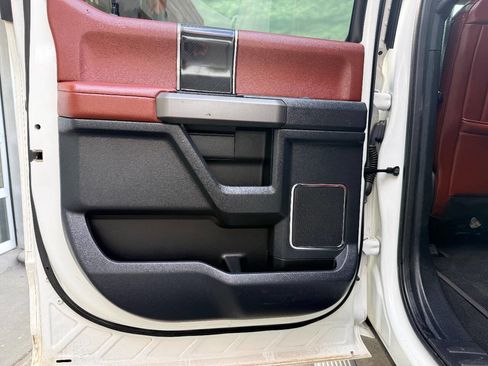 Used 2022 Ford F250 Platinum image 32