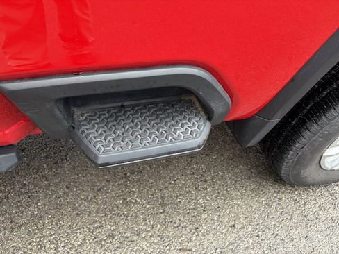 Used 2024 Chevrolet Silverado 2500 LT w/ Convenience Package image 13