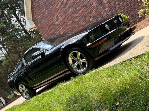 Used 2007 Ford Mustang GT RWD image 21